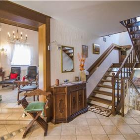 4 Bedroom Villa with Pool and Annex near Porec, Sleeps 8